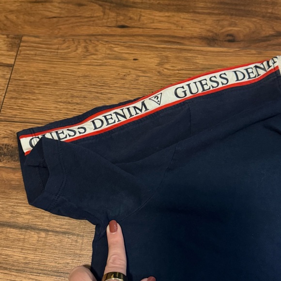GUESS Y2K Men's Navy T-Shirt with Red striped logo Accents Small - Picture 5 of 10